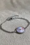 Bracelet fait main chainette argentée et aquarelle dans les tons bleus clair / violine